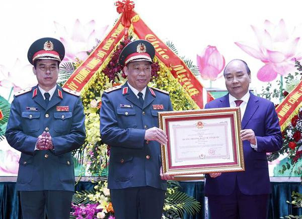 国家主席阮春福:推进研究和发展越南军事艺术和文化 ảnh 2 国家主席阮春福:推进研究和发展越南军事艺术和文化 ảnh 2