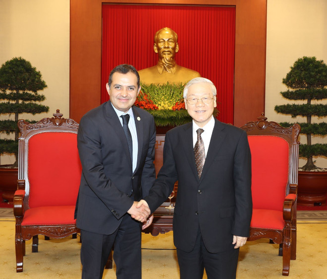 越共中央总书记阮富仲会见墨西哥参议长埃内斯托 ảnh 1