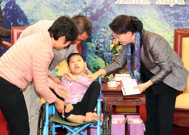 阮氏金银：龙居边防屯胜利地实现被交付的政治任务 牢牢维护边界安全主权 ảnh 1