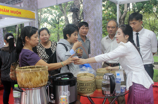 采取措施促进胡志明市与老挝贸易往来 ảnh 2