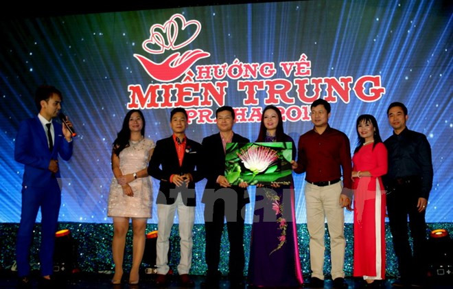 旅居捷克越南人牵挂国内灾区 ảnh 1 旅居捷克越南人牵挂国内灾区 ảnh 1