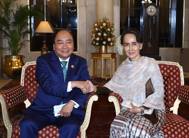 阮春福总理分别会见新加坡、泰国和缅甸领导 ảnh 1 阮春福总理分别会见新加坡、泰国和缅甸领导 ảnh 1