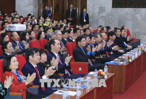 国家主席陈大光出席模范基层工会主席表彰大会 ảnh 2 国家主席陈大光出席模范基层工会主席表彰大会 ảnh 2