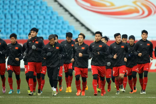 越南政府总理向越南U23足球队颁发奖状 ảnh 1