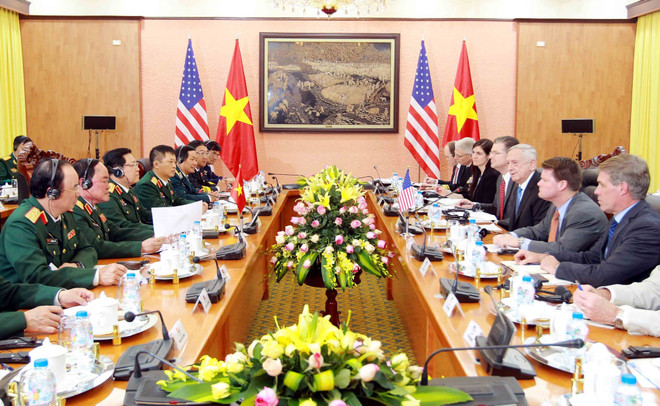 越南国防部长吴春历与美国国防部长马蒂斯举行会谈 ảnh 2 越南国防部长吴春历与美国国防部长马蒂斯举行会谈 ảnh 2
