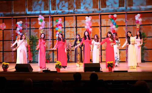 旅居加拿大越南人喜迎2018年春节 ảnh 1 旅居加拿大越南人喜迎2018年春节 ảnh 1