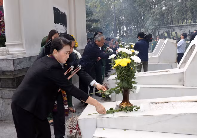 越南国会主席阮氏金银率团赴何静省调研 ảnh 2