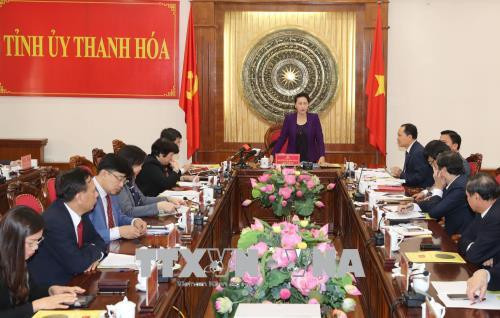 国会主席阮氏金银与清化省省委常务委员会举行工作座谈会 ảnh 2 国会主席阮氏金银与清化省省委常务委员会举行工作座谈会 ảnh 2