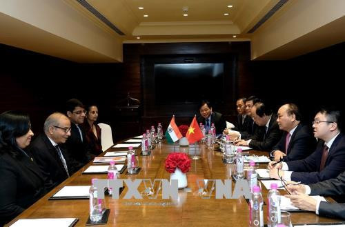 政府总理阮春福会见印度一流企业和集团领导 ảnh 2