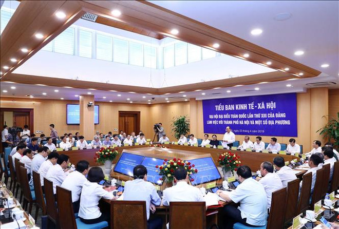 越共十三大经济社会小组与各地领导召开会议 ảnh 1 越共十三大经济社会小组与各地领导召开会议 ảnh 1