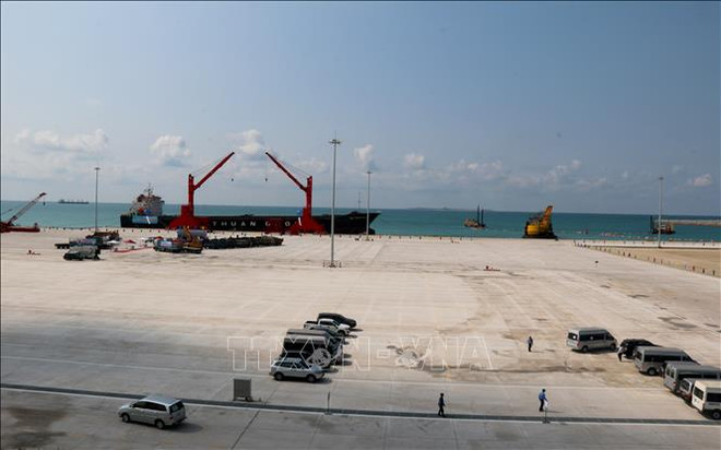 平顺省永新国际港口投入运营 ảnh 2