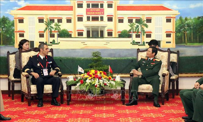 越南人民军队副总参谋长阮新疆中将会见国际军体主席 ảnh 1 越南人民军队副总参谋长阮新疆中将会见国际军体主席 ảnh 1
