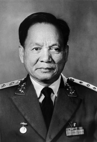 社论:永别了黎德英大将!越南党和民族的坚强革命战士! ảnh 1 社论:永别了黎德英大将!越南党和民族的坚强革命战士! ảnh 1