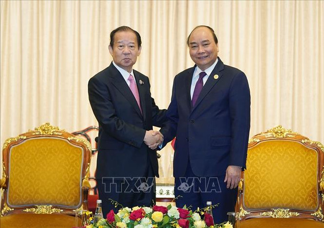 越南政府总理阮春福会见日本自由民族党干事长二阶俊博 ảnh 1 越南政府总理阮春福会见日本自由民族党干事长二阶俊博 ảnh 1