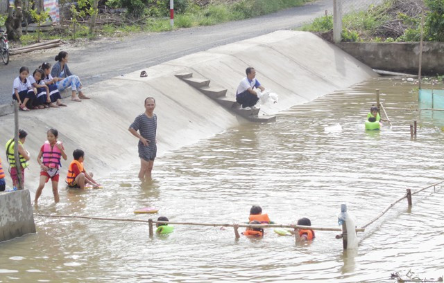 各国际组织协助同塔省开展儿童溺水预防项目 ảnh 1 各国际组织协助同塔省开展儿童溺水预防项目 ảnh 1