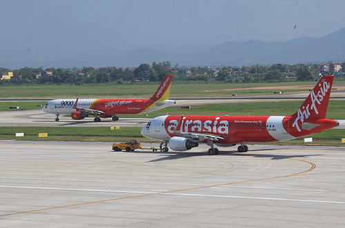 越南航空局与法国巴黎机场公司合作研究提升内排机场吞吐量 ảnh 2 越南航空局与法国巴黎机场公司合作研究提升内排机场吞吐量 ảnh 2