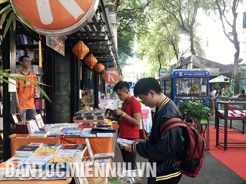 比利时向越南读者介绍该国文学精品 ảnh 2