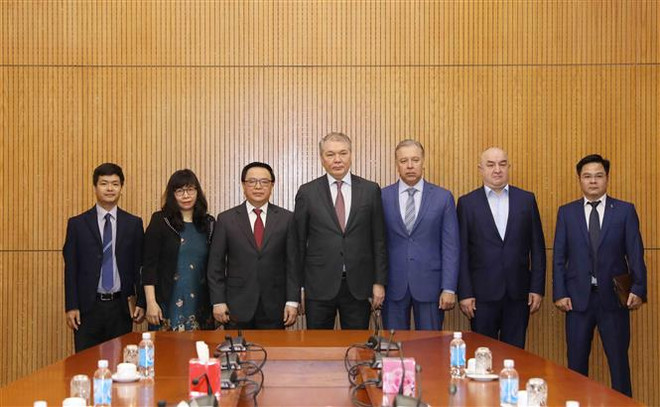 俄罗斯共产党代表团对越南进行工作访问 ảnh 1 俄罗斯共产党代表团对越南进行工作访问 ảnh 1