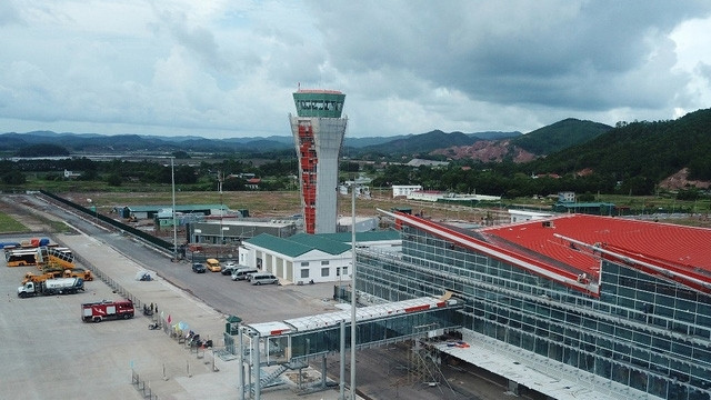 广宁省云屯国际航空港接待游客量超过5.25万人次 ảnh 1