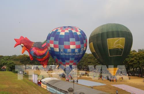 颇具特色的2019年顺化热气球节举行 ảnh 1