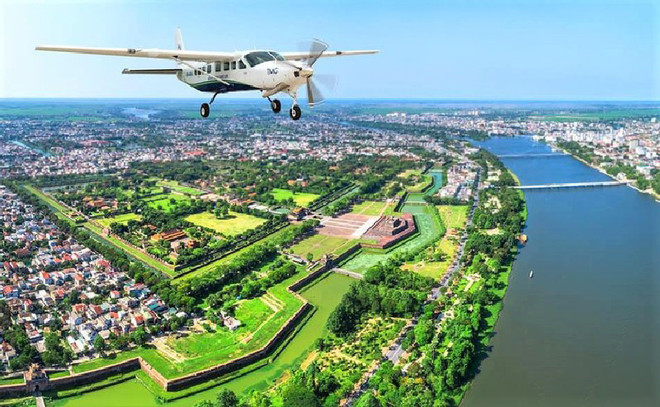 广平省同海市至岘港新航线和风牙-格榜空中观光飞行服务即将亮相 ảnh 2 广平省同海市至岘港新航线和风牙-格榜空中观光飞行服务即将亮相 ảnh 2