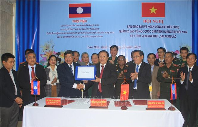 越老就国界界碑管理保护工作达成共识 ảnh 1