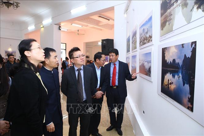 2018年“越南-中国印象”摄影展在河内开幕 ảnh 3