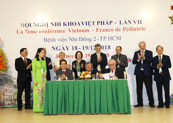 越法两国加强儿科医疗合作 ảnh 1