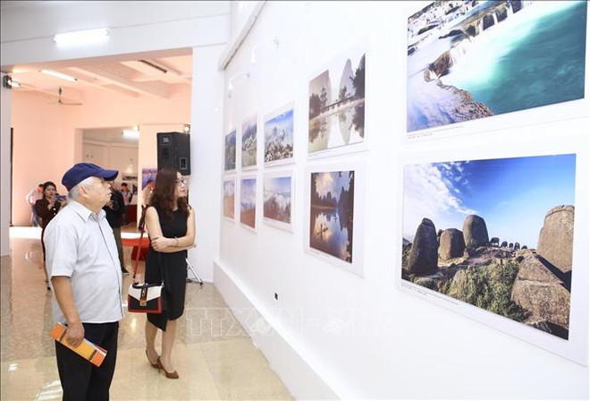 2018年“越南-中国印象”摄影展在河内开幕 ảnh 2