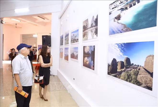 2018年“越南-中国印象”摄影展在河内开幕 ảnh 2