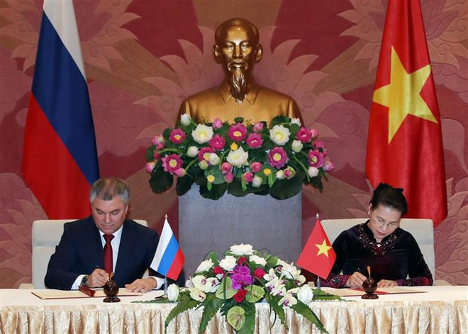 越南国会主席与俄罗斯国家杜马主席举行会谈 ảnh 2 越南国会主席与俄罗斯国家杜马主席举行会谈 ảnh 2