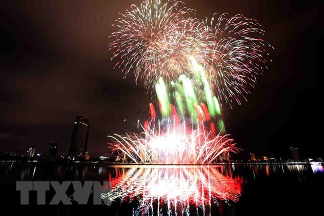  岘港市将燃放烟花欢庆成立直辖市22周年暨己亥新春 ảnh 1