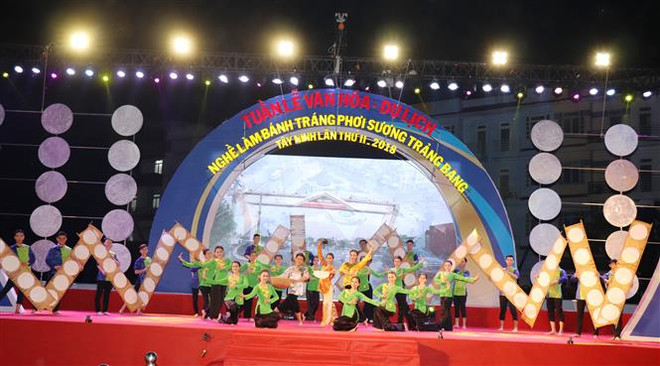 西宁省展旁米皮制作业旅游文化周正式开幕 ảnh 1 西宁省展旁米皮制作业旅游文化周正式开幕 ảnh 1