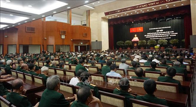 胡志明市市委书记阮善仁会见越南人民军退休高级干部 ảnh 1 胡志明市市委书记阮善仁会见越南人民军退休高级干部 ảnh 1