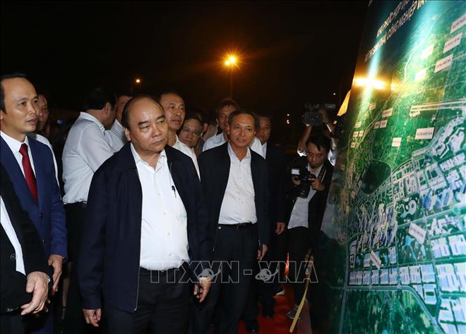 阮春福前往清化省蓝京国家级特殊历史遗迹区上香和开展参观考察活动 ảnh 3