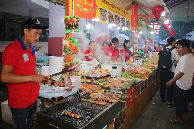 2019年越泰消费品和食品展览会开幕 ảnh 1 2019年越泰消费品和食品展览会开幕 ảnh 1