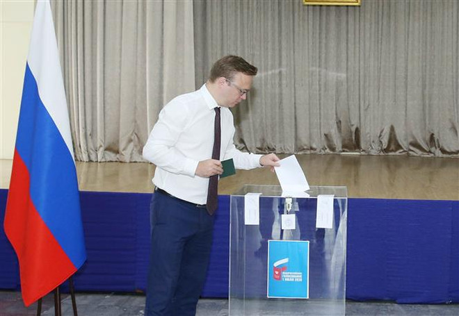 旅居越南的俄罗斯人对俄罗斯宪法修正案进行投票 ảnh 1 旅居越南的俄罗斯人对俄罗斯宪法修正案进行投票 ảnh 1