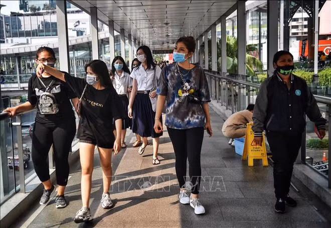 柬埔寨与泰国商讨重新开放边界实现经济复苏的措施 ảnh 1