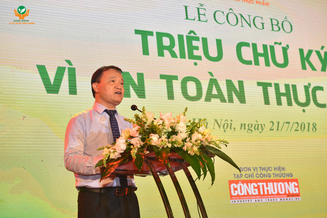 越南工贸部举行食品安全百万个签名发布仪式 征集签名达114万多个 ảnh 2