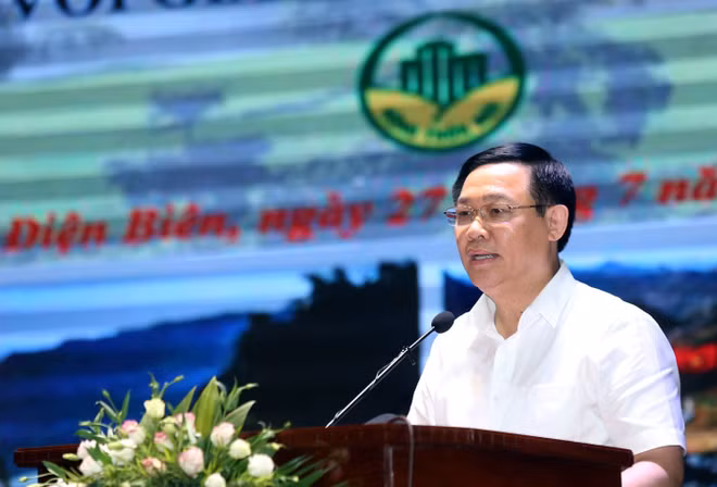 政府副总理王廷惠出席越南乡村新农村建设工作会议 ảnh 2