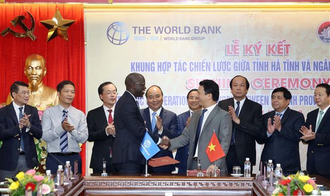 河静省与世行签署战略合作框架 ảnh 1 河静省与世行签署战略合作框架 ảnh 1