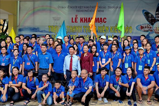 2018年海外侨胞及胡志明市青少年夏令营活动拉开序幕 ảnh 1 2018年海外侨胞及胡志明市青少年夏令营活动拉开序幕 ảnh 1