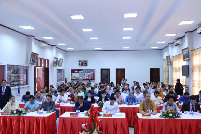 老挝万象越南人协会第十届代表大会成功举办 通过协会章程修正版 ảnh 2 老挝万象越南人协会第十届代表大会成功举办 通过协会章程修正版 ảnh 2