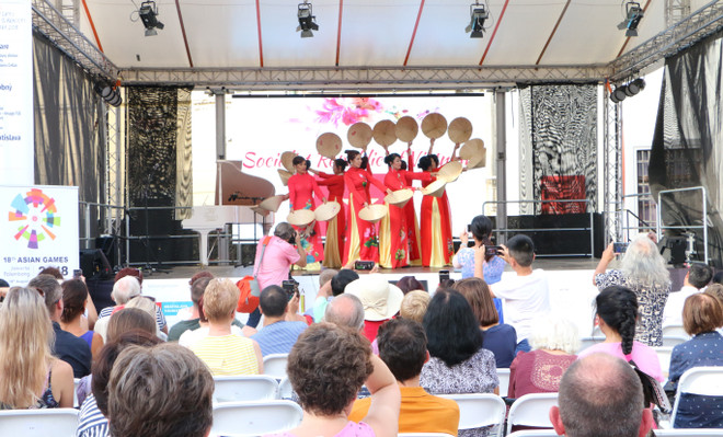 越南文化特色亮相斯洛伐克亚首都布拉迪斯拉发 ảnh 1