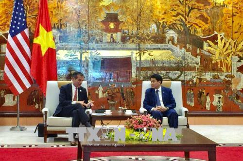 美国洛杉矶市与河内市分享处理环境污染经验 ảnh 1