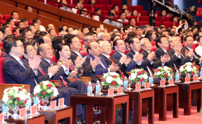 河内举行行政区划调整10周年庆典暨一等独立勋章授勋仪式 ảnh 1 河内举行行政区划调整10周年庆典暨一等独立勋章授勋仪式 ảnh 1