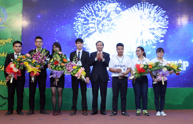 2016年创业节向各最佳创业项目予以表彰 ảnh 1 2016年创业节向各最佳创业项目予以表彰 ảnh 1