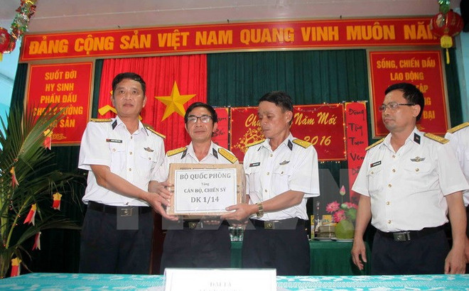 把春天送给DK1海上高脚屋战士们 ảnh 1 把春天送给DK1海上高脚屋战士们 ảnh 1