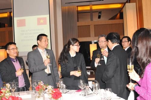 庆祝越中两国建交66周年招待会在中国香港特别行政区举行 ảnh 2 庆祝越中两国建交66周年招待会在中国香港特别行政区举行 ảnh 2