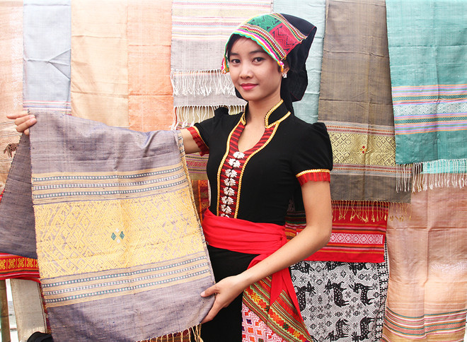 传统手工艺品慈善展在河内举行 ảnh 5